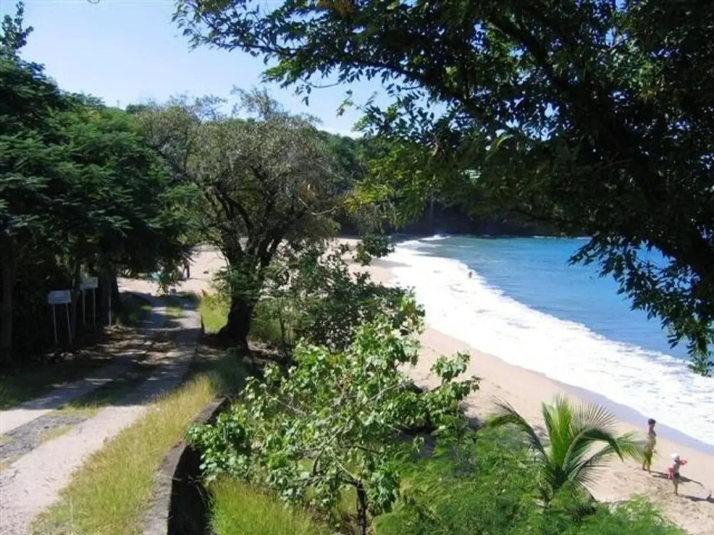 House With 3 Bedrooms in Deshaies, With Wonderful sea View, Terrace an