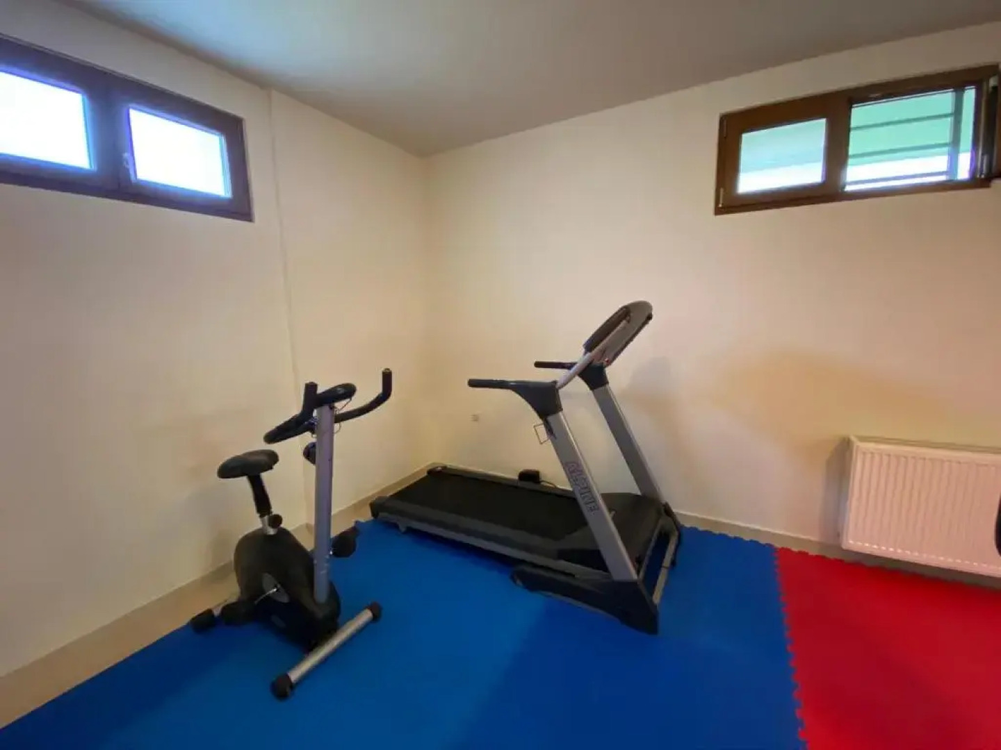 Sunny Villa by the beach Gournes