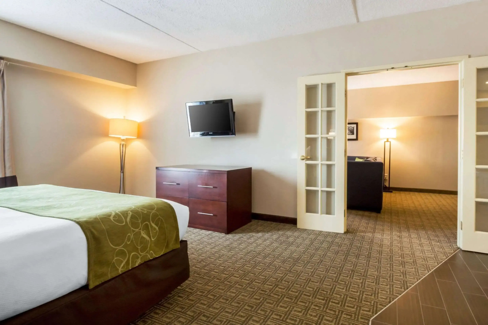 Comfort Suites at Woodbridge