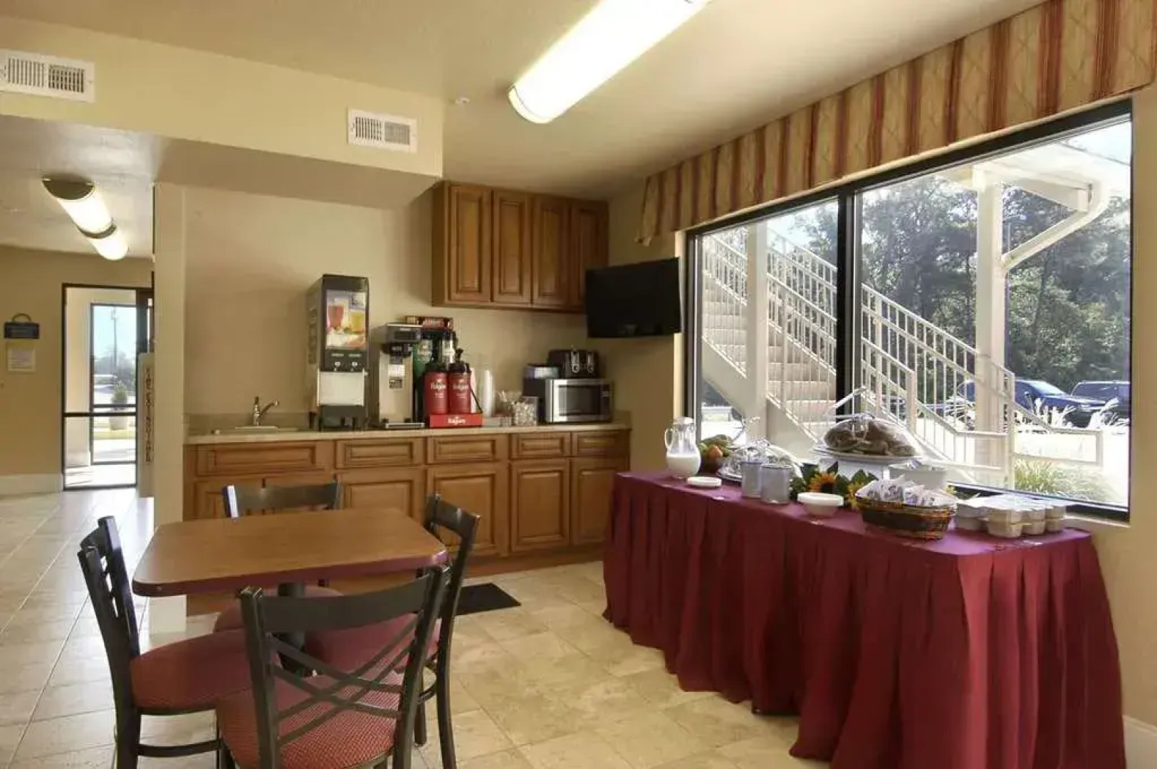 Days Inn by Wyndham Centre