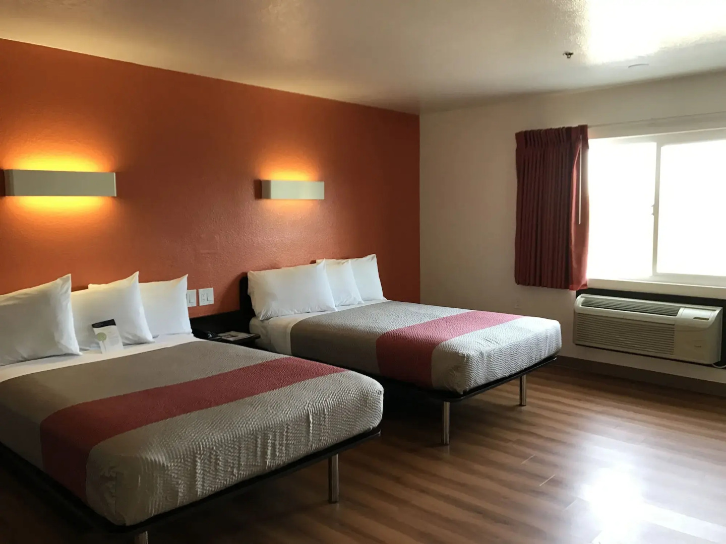 Motel 6 Newport Beach