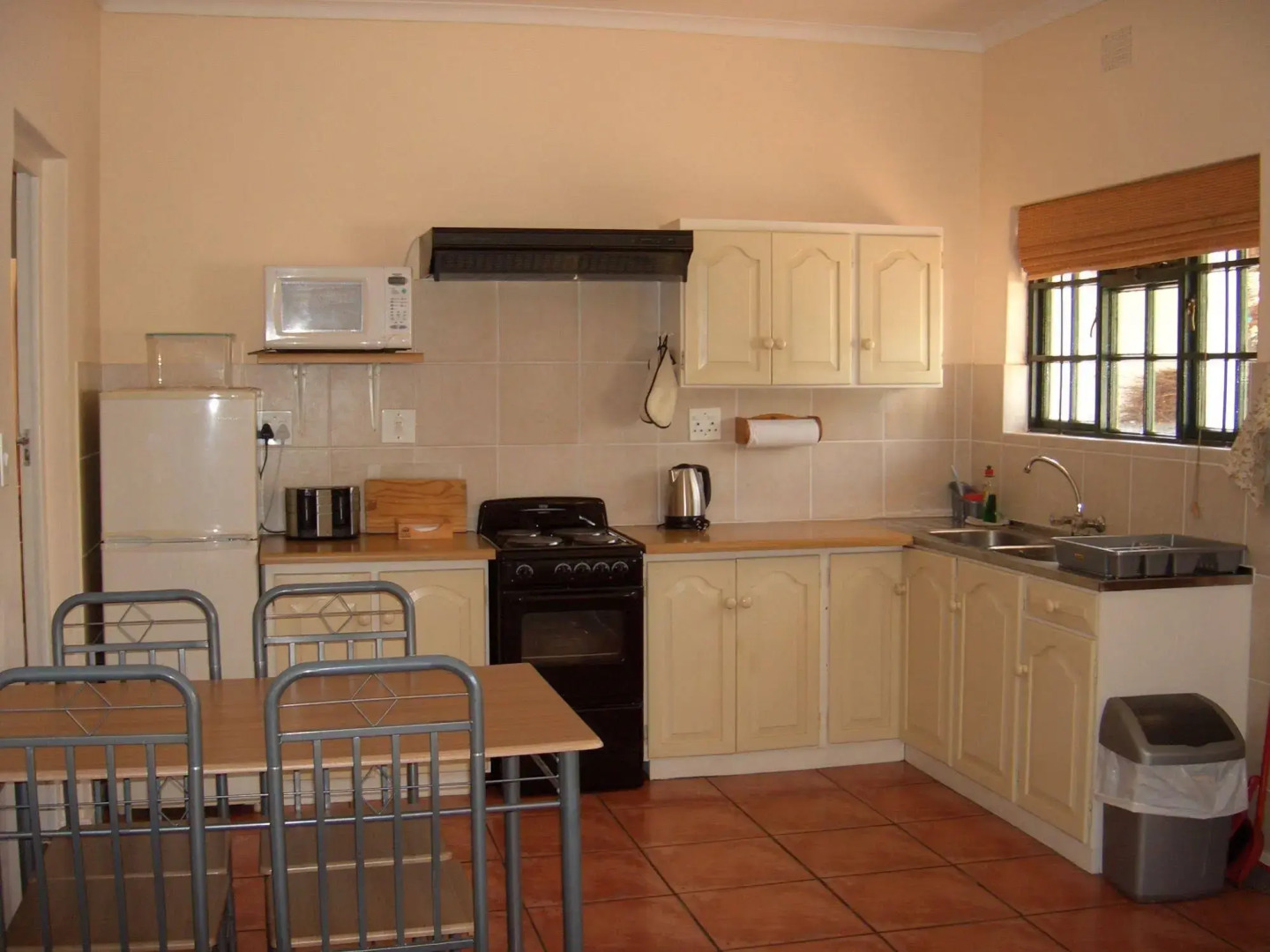 Koo Karoo Guest Lodge and Self Catering