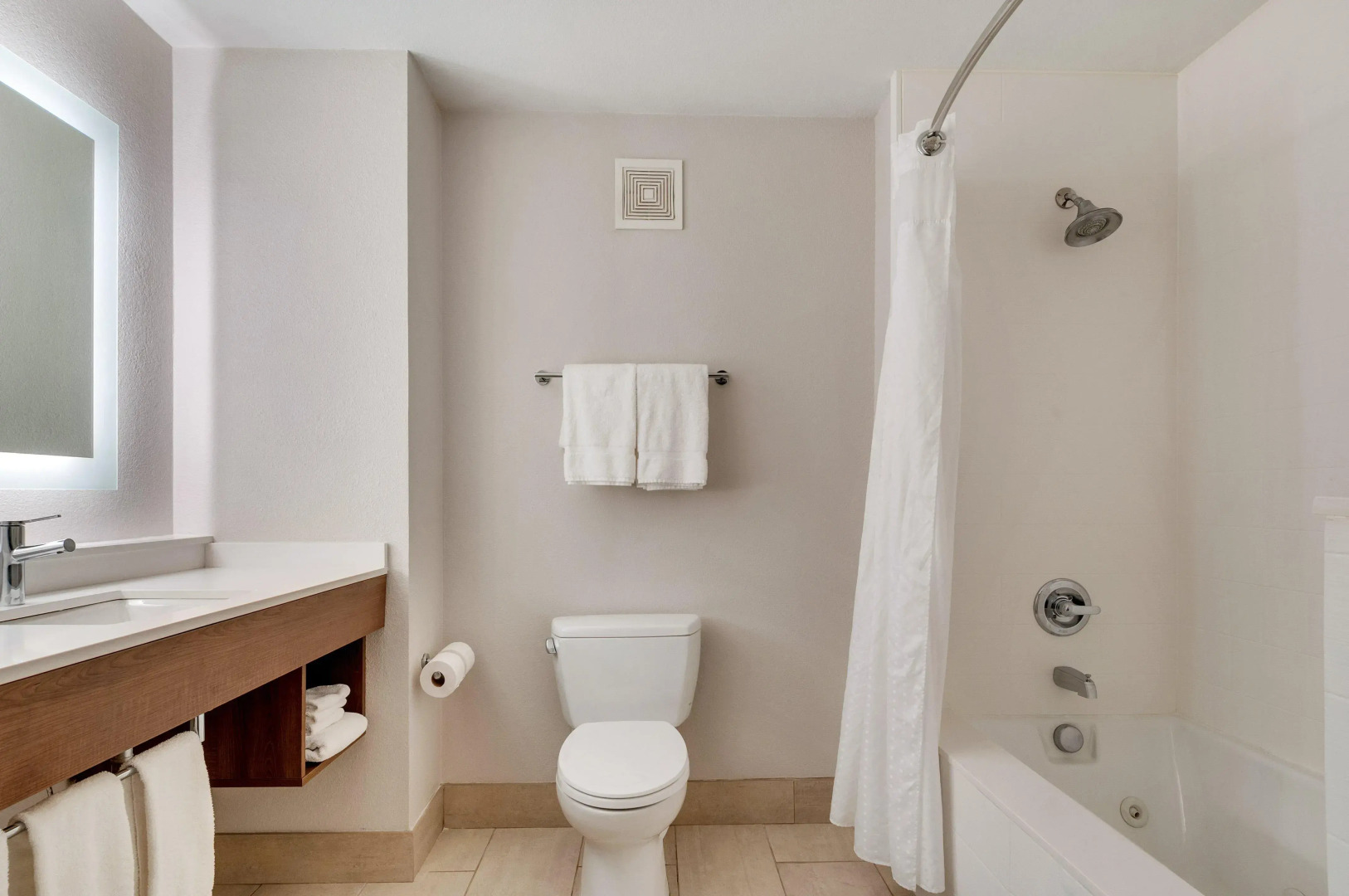 Holiday Inn Express & Suites, Lake Elsinore by IHG