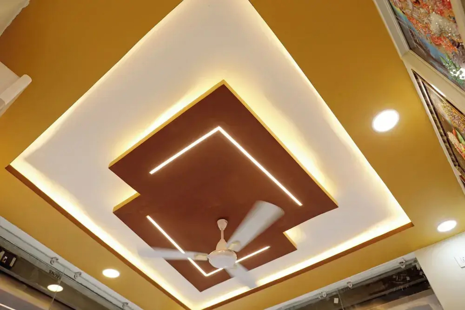 Radhe Krishna Hotel and Restaurant