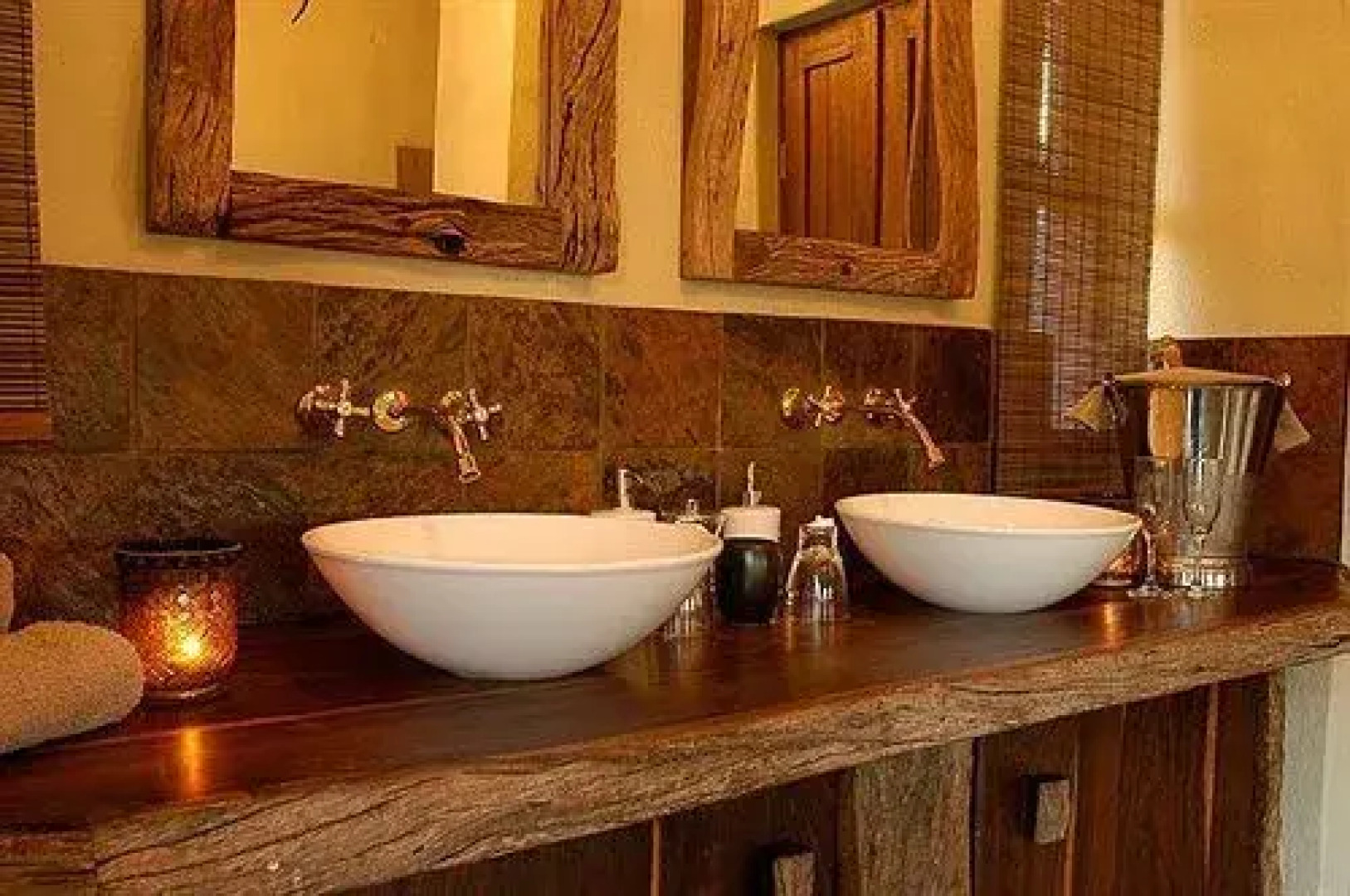 Tuningi Safari Lodge