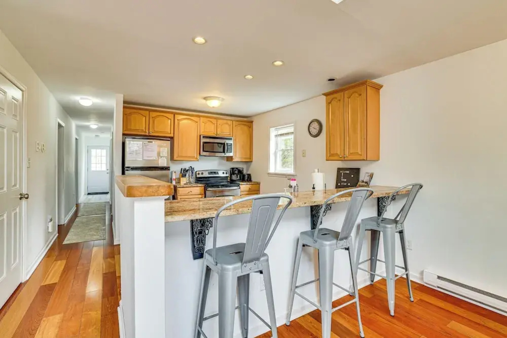 Hot Tub + Decks: Tree-lined Retreat in Pocono Lake