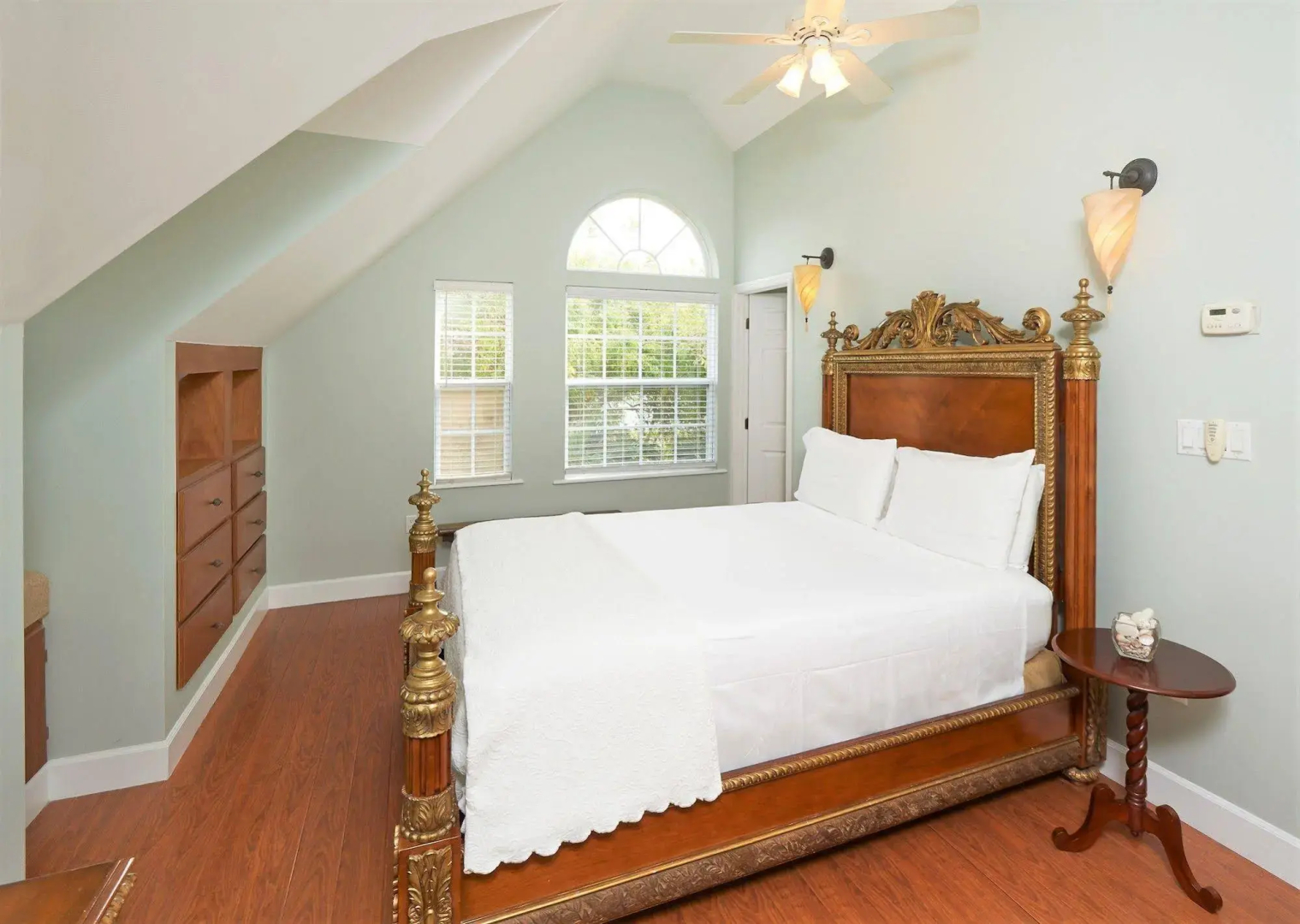 Shangri-La Boutique Bed & Breakfast