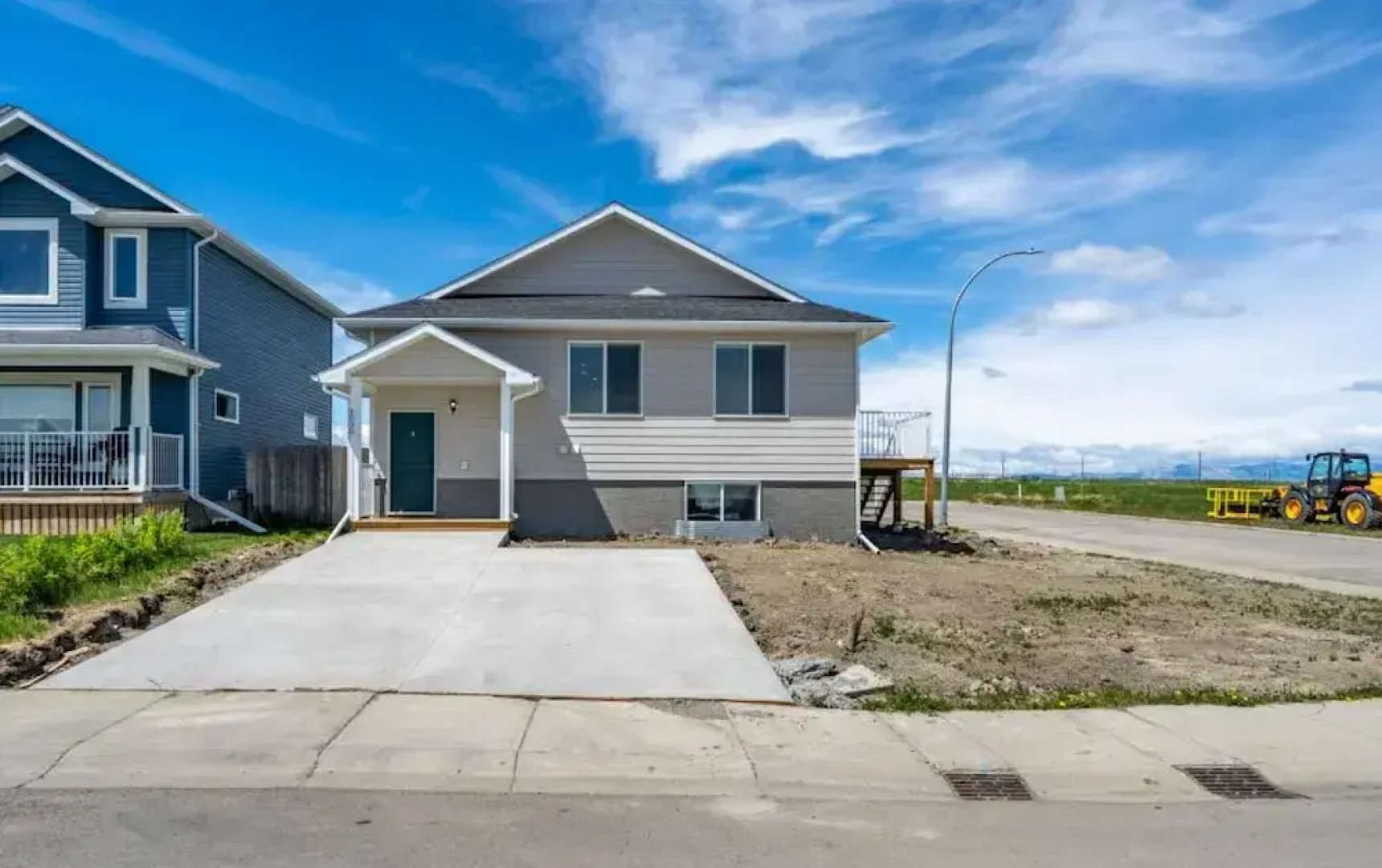 Livingston Way I Sleep 6 I Netflix I Kitchen I TV