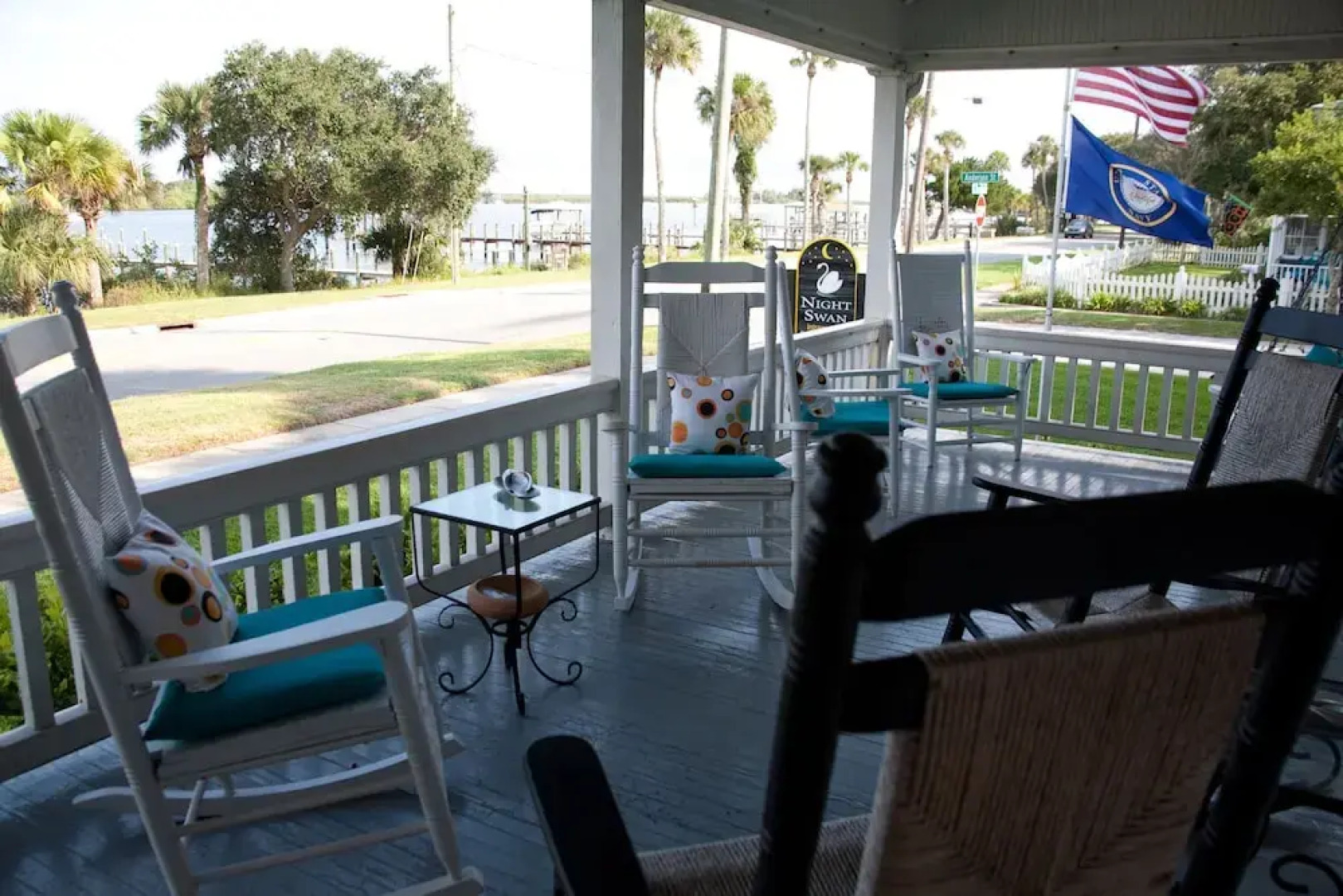 Night Swan Intracoastal B&B