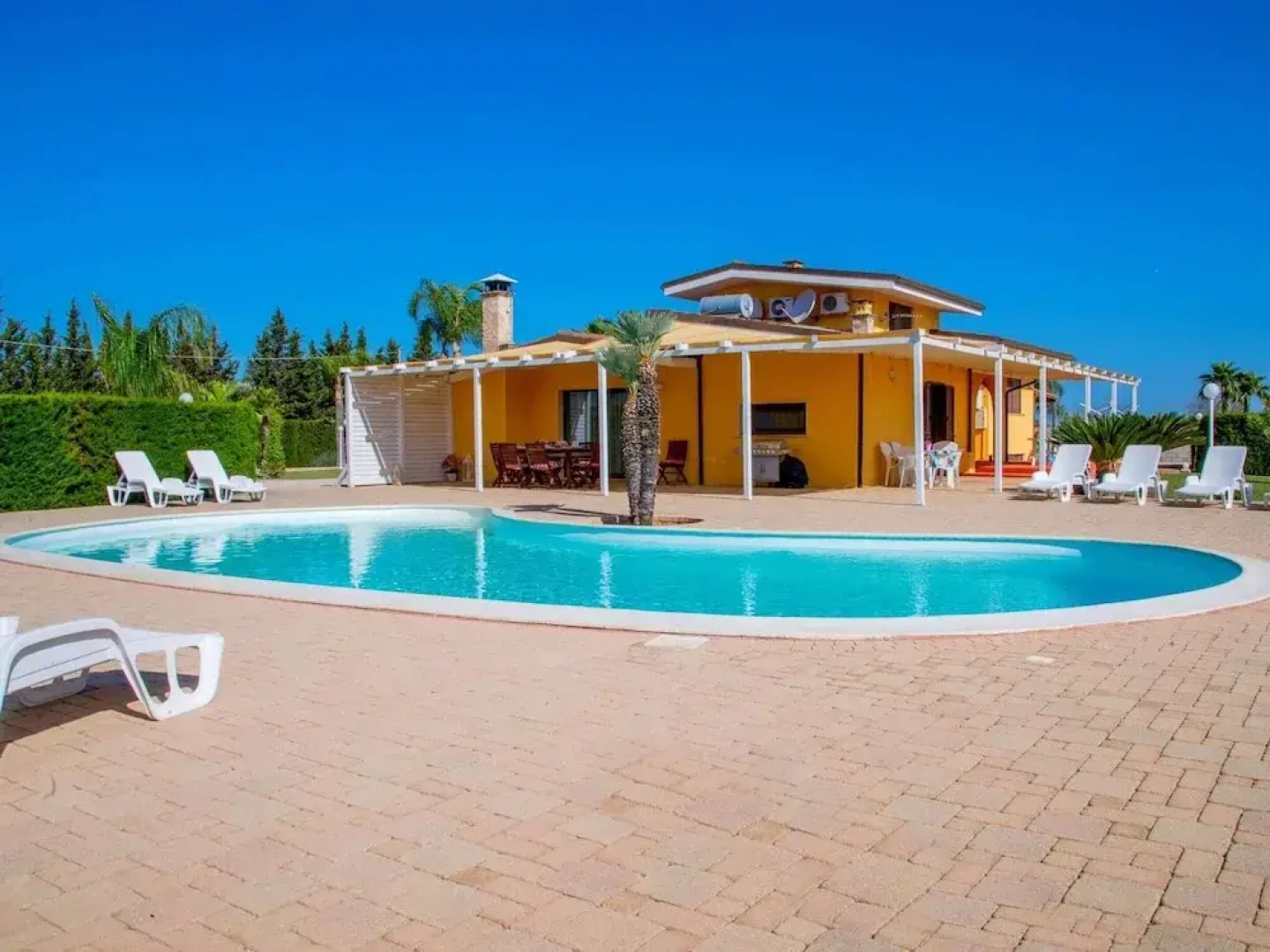 Belvilla by OYO Villa Nereide