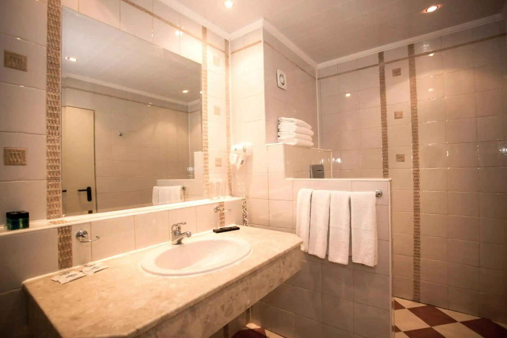 Royal Bay Hotel – All Inclusive