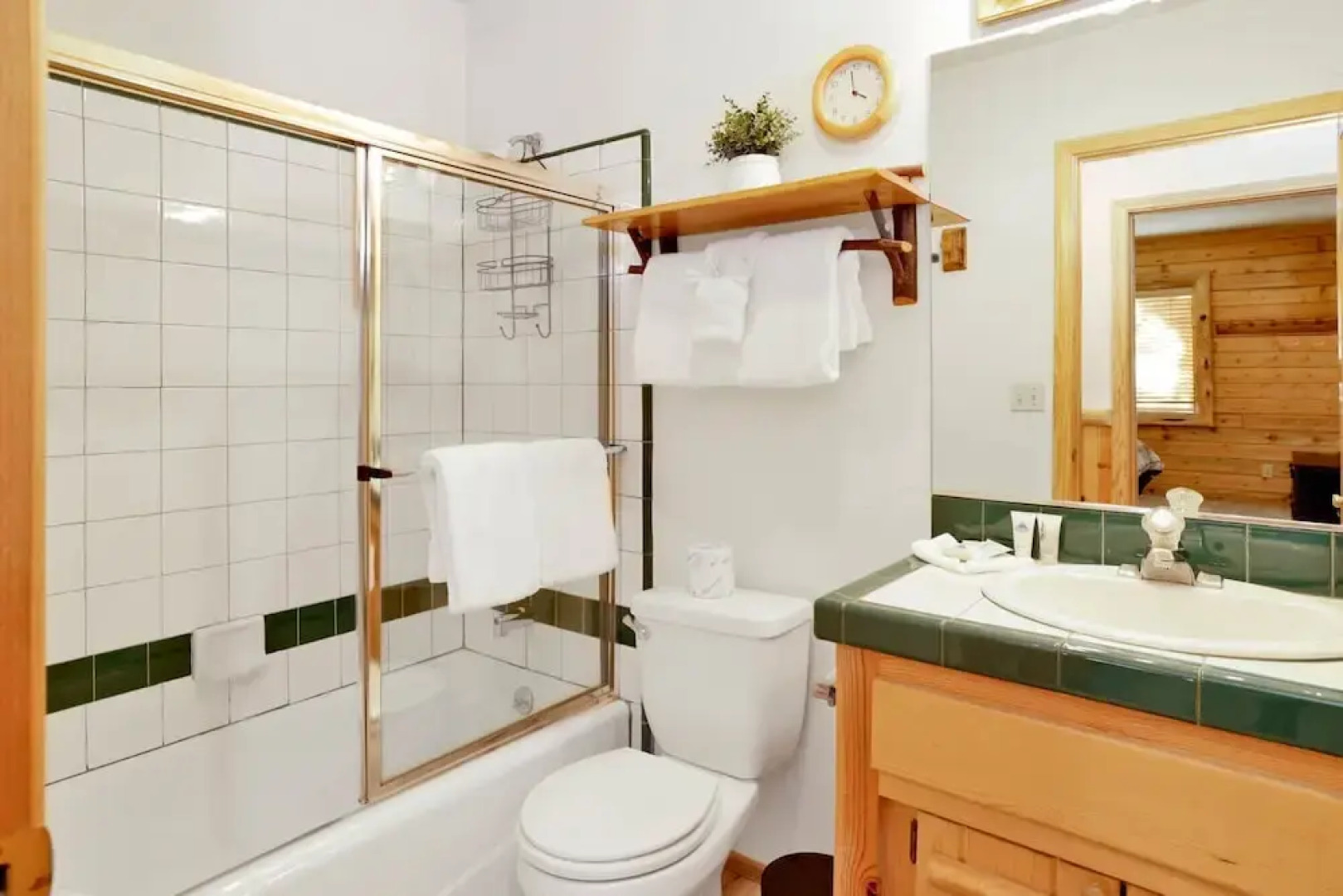 Crescenta Pines LOG Cabin #2346