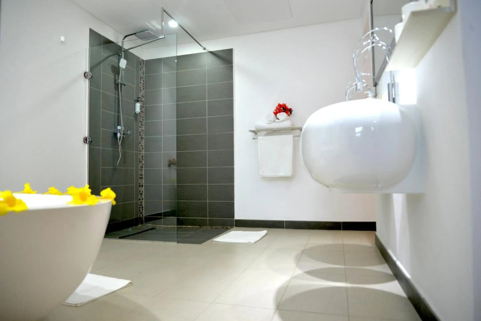 Toparadis Guest House