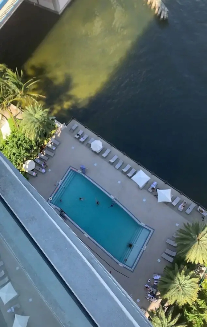 Stunning Bay Front 3 Bed Private Floor Apt 2001 @ BW Resort Miami