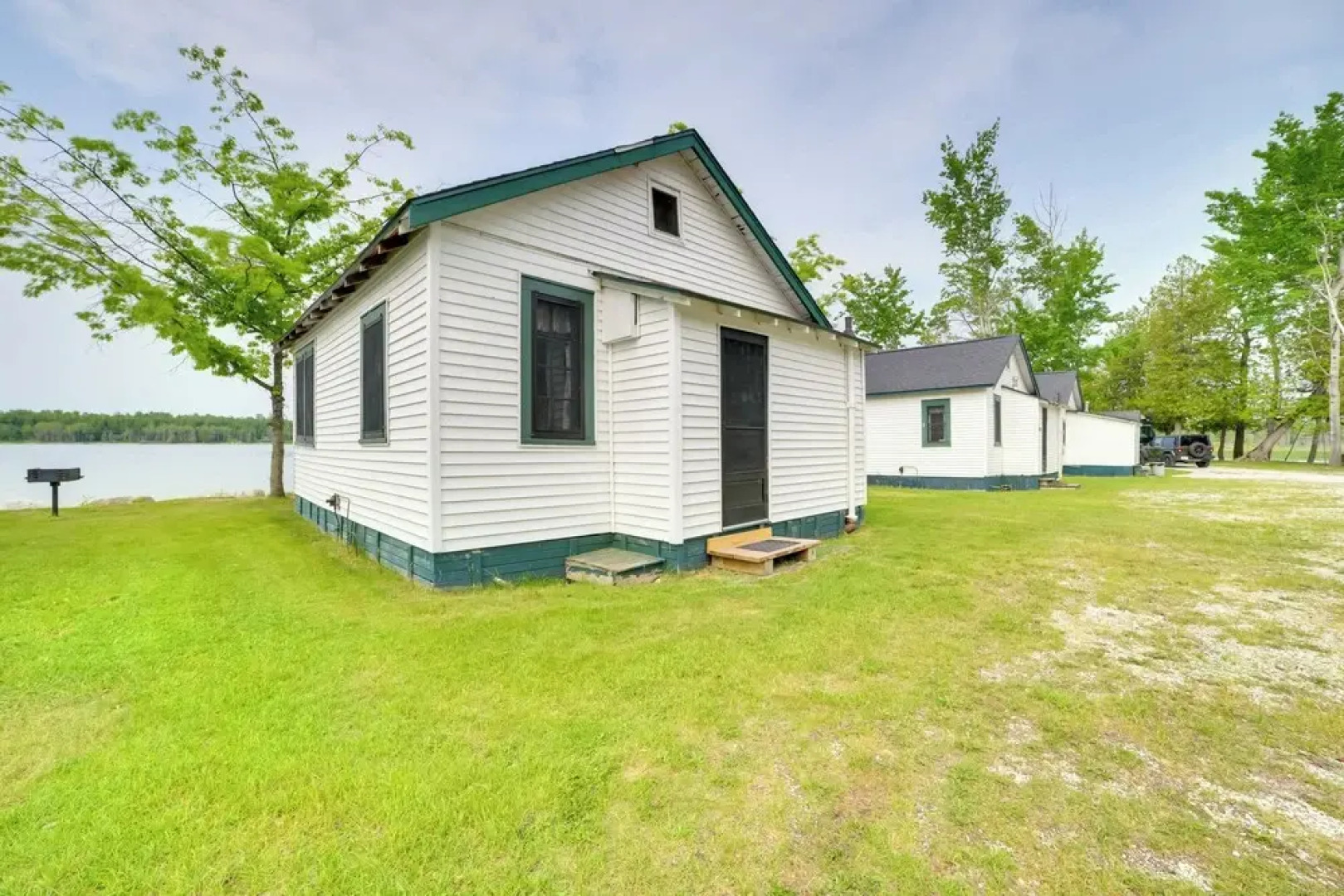 Sandy Beach & Sunset Views: Cedarville Cabin!