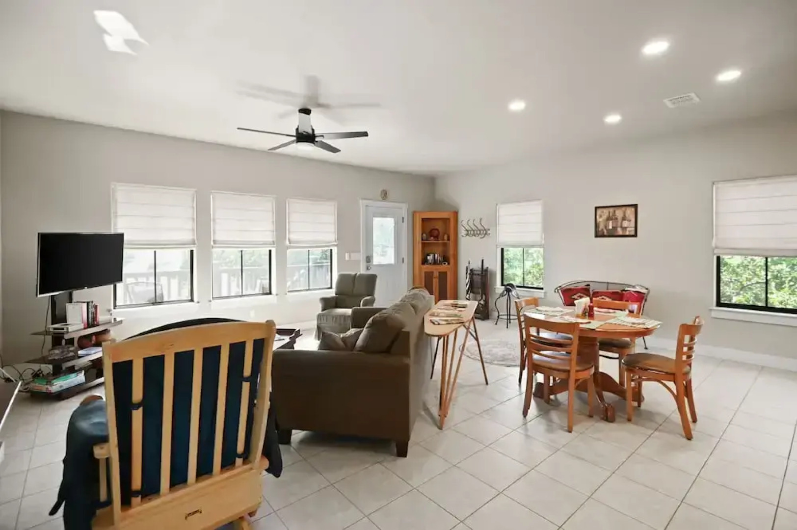 Far View Gasthaus 2 Bedroom Apts by RedAwning