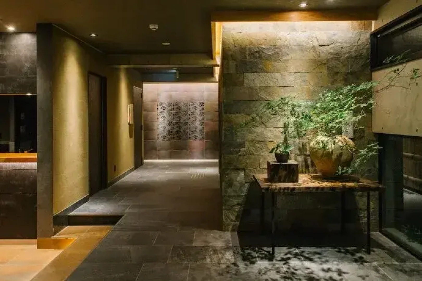 16/4 York Place Lets In The City Edinburgh