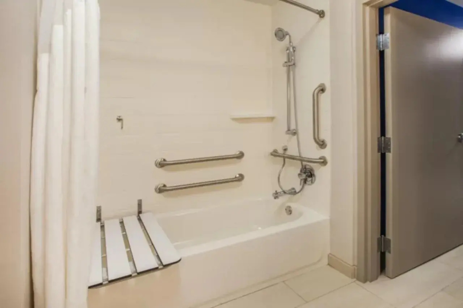 Holiday Inn Express Suites Buford Mall Of Georgia