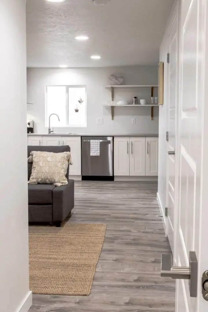 New Luxury Apt Close to Shops, Ski Resorts, and More