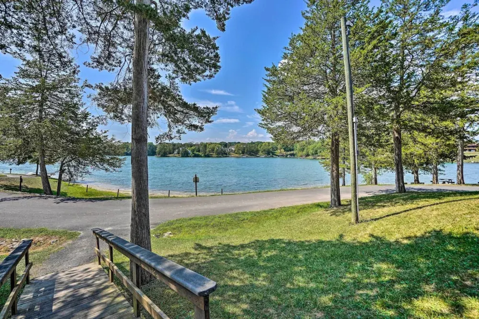 Peaceful Athens Retreat at Sleepy Hollow Lake