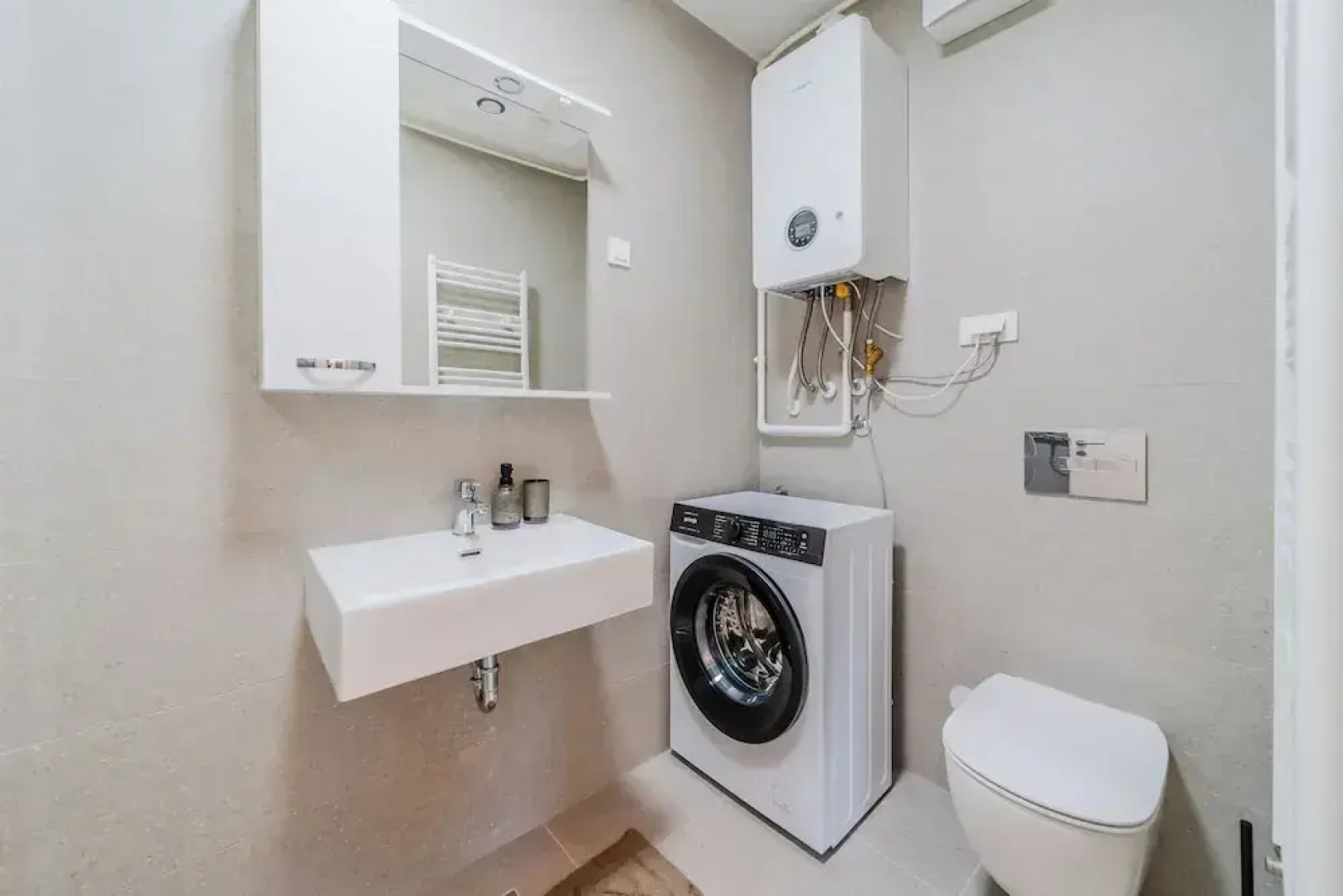 Modern Apartment With Balcony And Garage