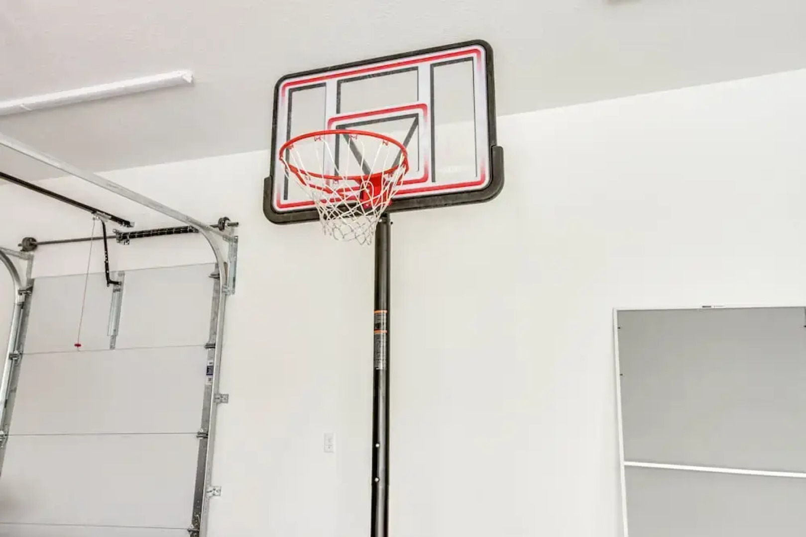 Luxury Serpent Lake Home w/ Gourmet Kitchen!