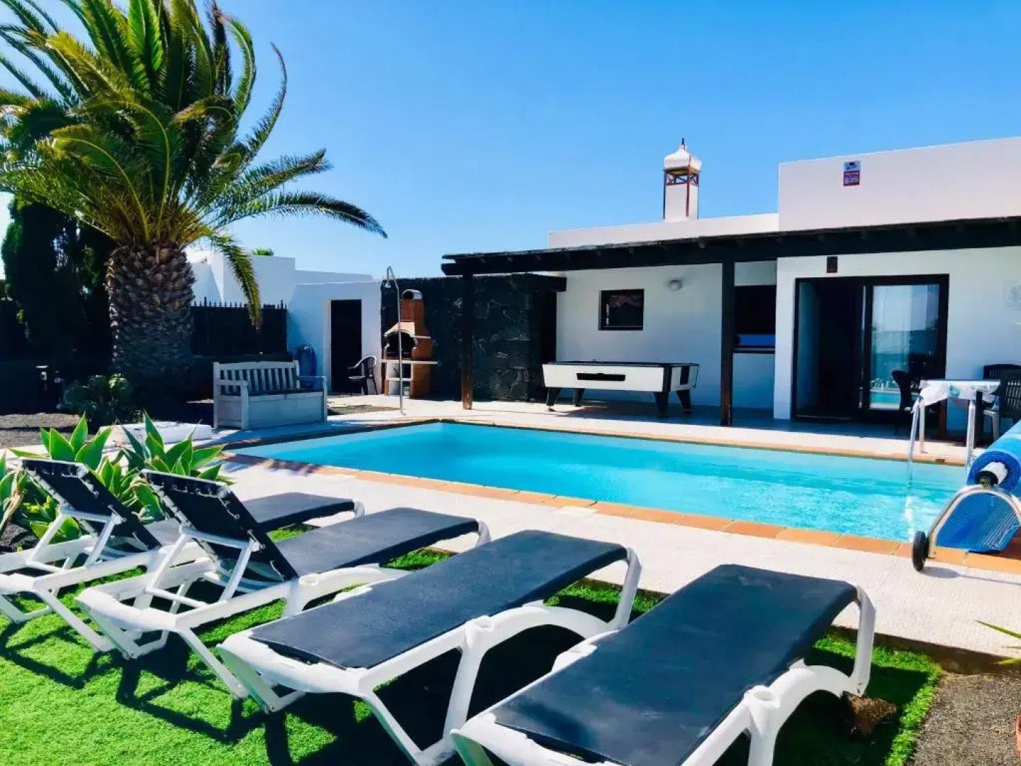 Villa Mariola with private pool, sea view, Sat-tv & free Wifi