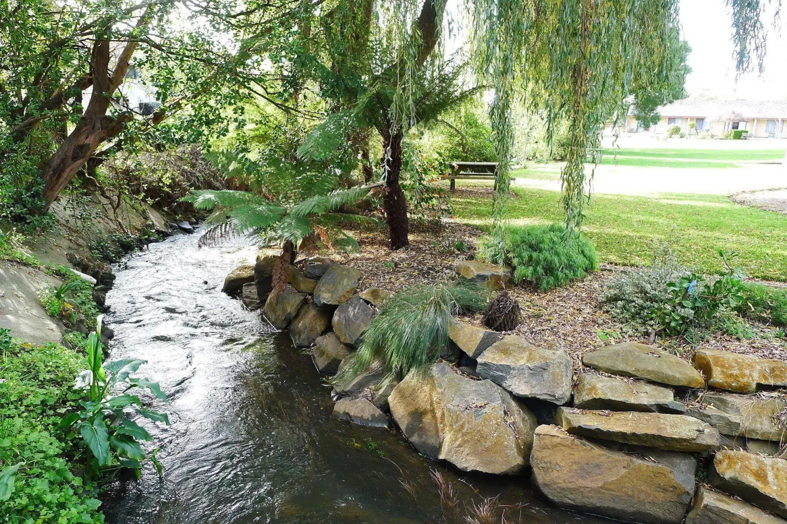 Willaway Motel Apartments