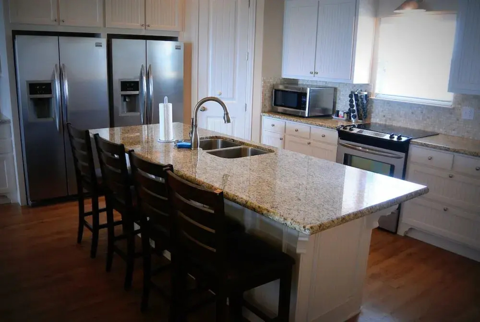 Surf And Sand 4 Bedroom Home by RedAwning