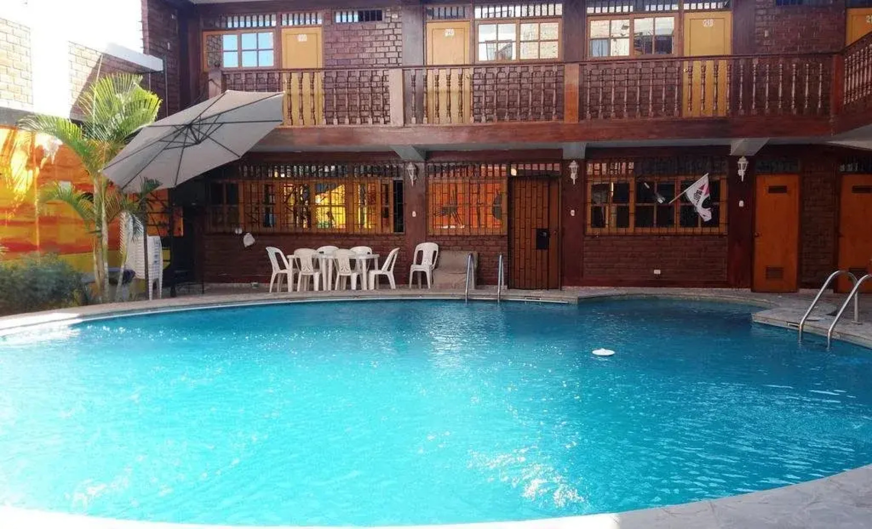 Hotel & Restobar Karaoke Garchetti