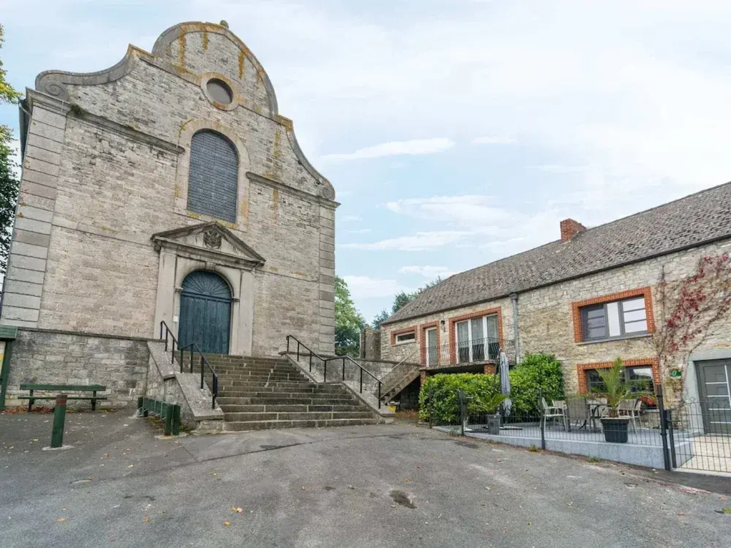 Scenic Retreat in Gimnee