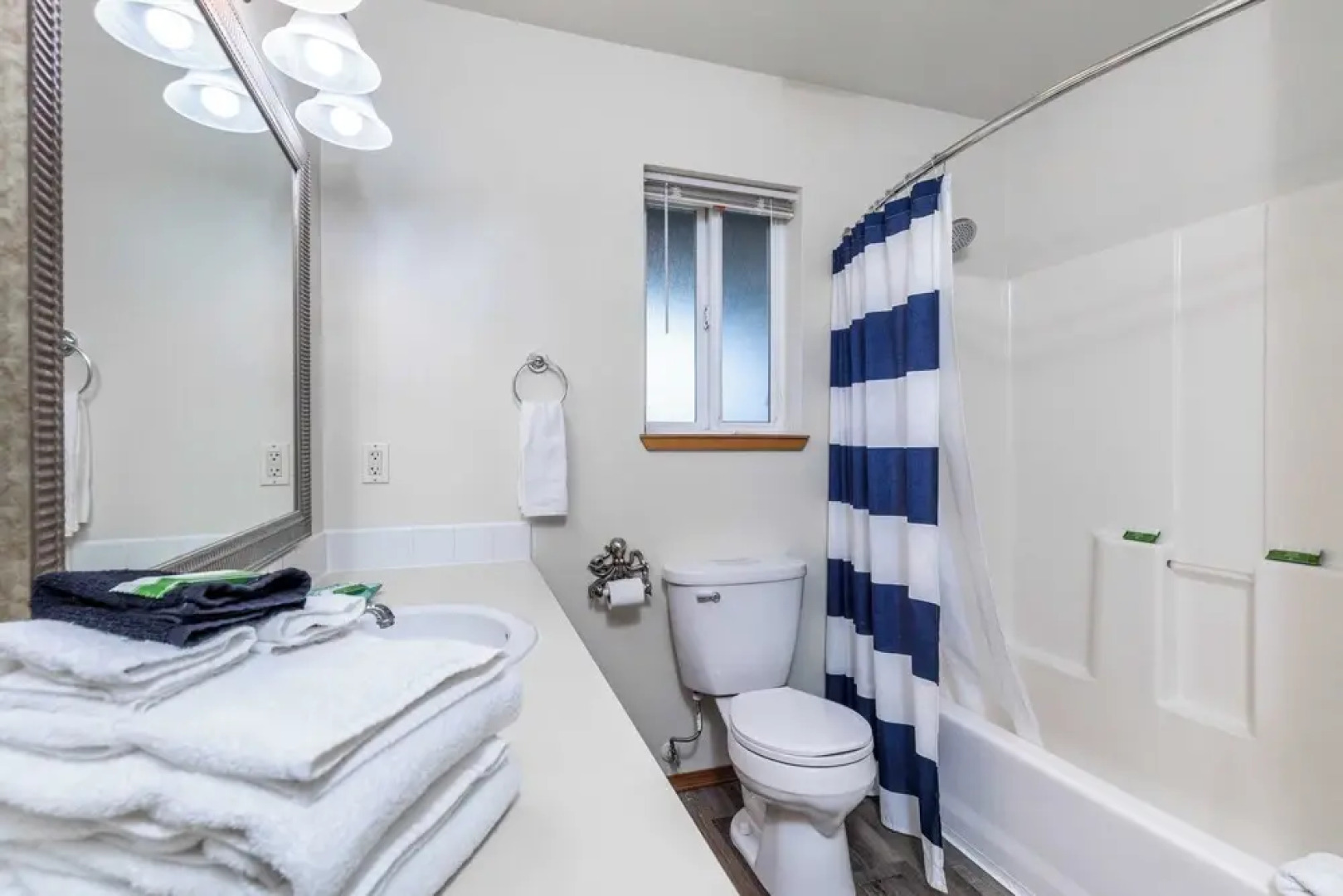 Seaside Getaway by Avantstay Deck w/ Views