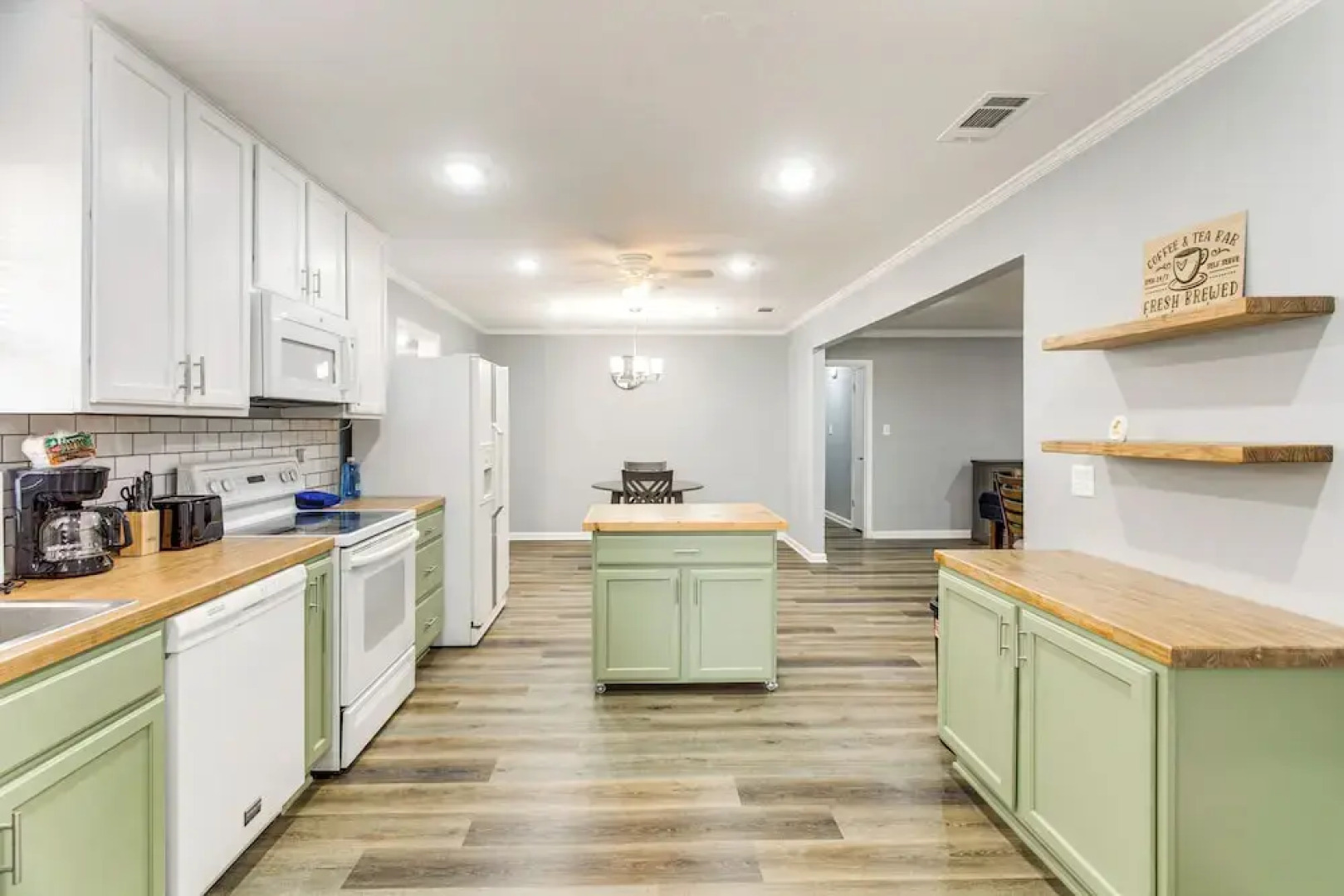 Near Shops & Eats: Home w/ Large Yard in Waycross!