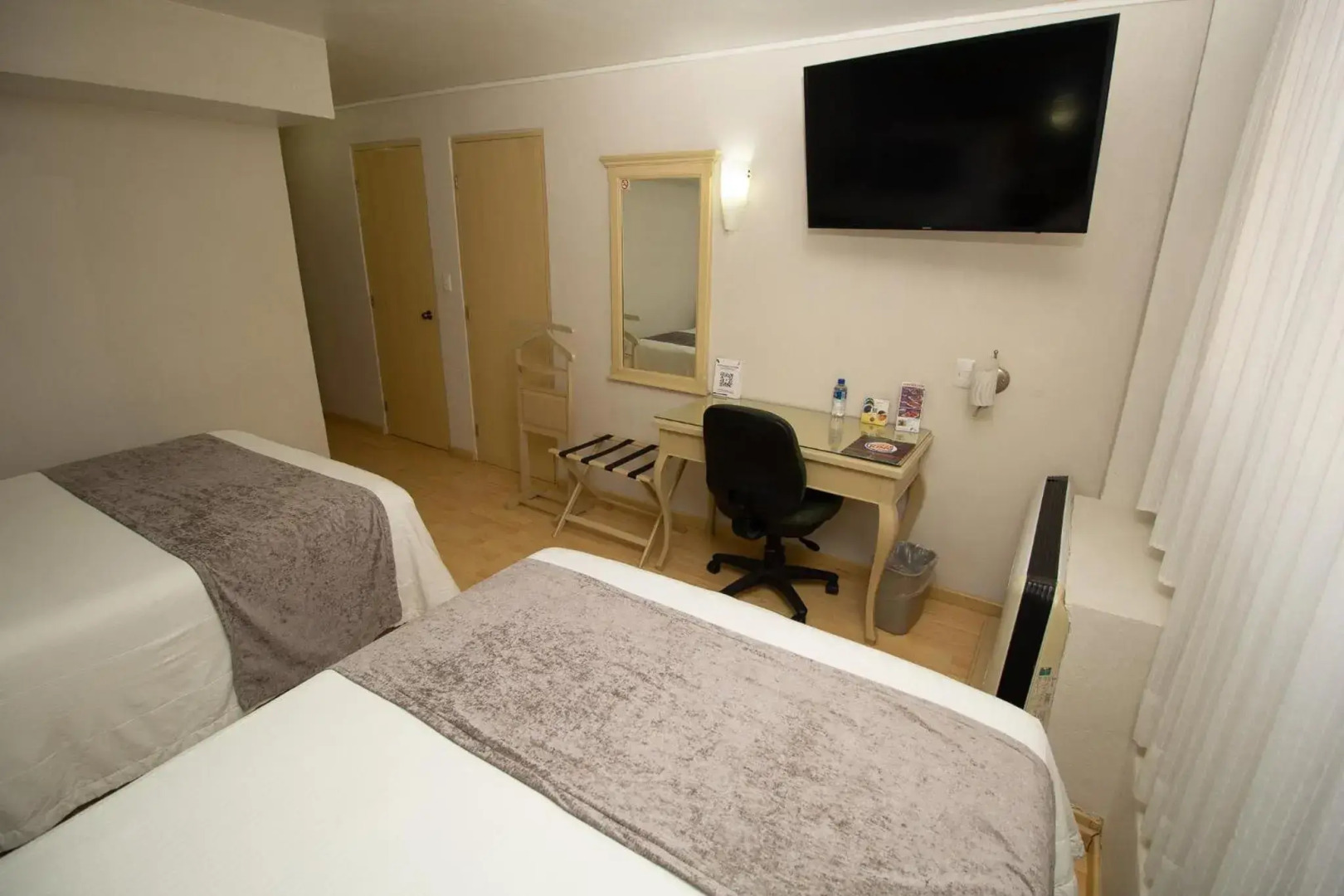 Hoteles Piedra Alta by De Los Perez