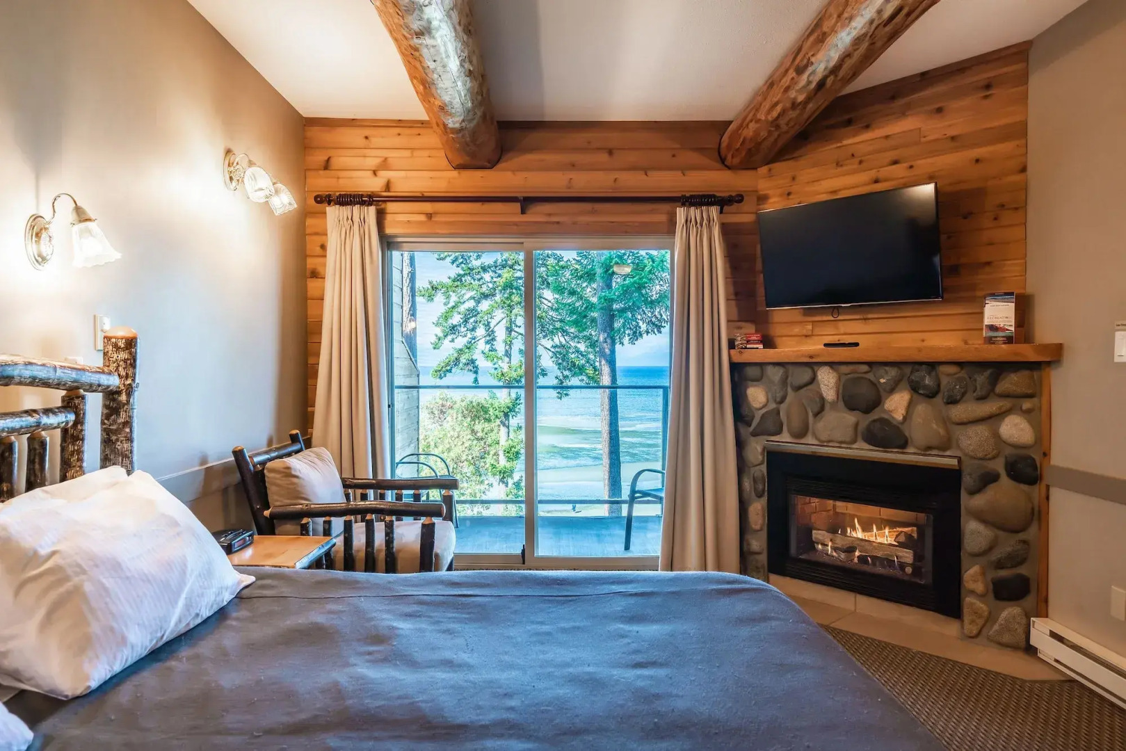 Tigh-Na-Mara Seaside Spa Resort