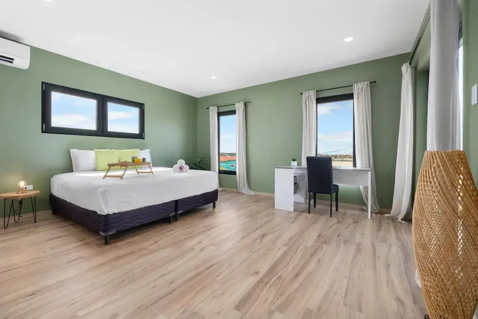 Brand NEW 2br2ba Sunset Ocean Views Balcony