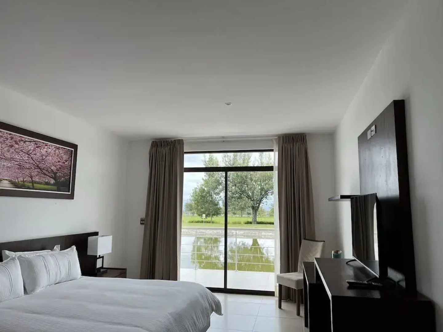 Puembo La Eterna Primavera