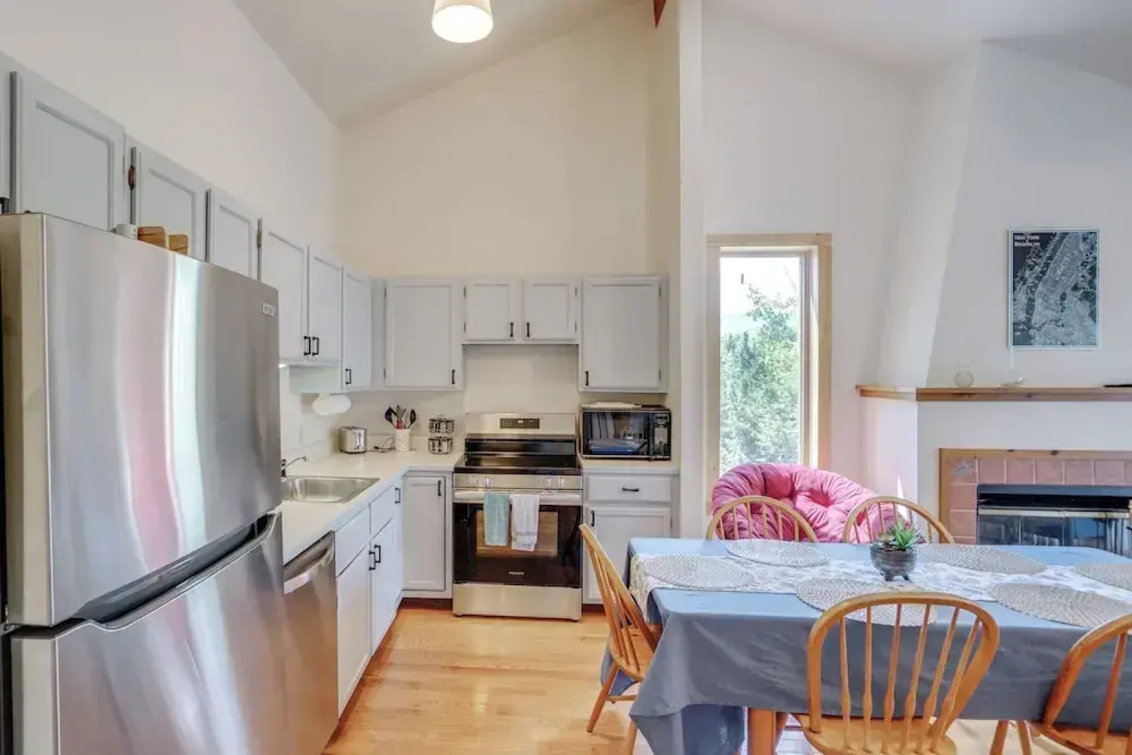 Catskills Townhome ~ 2 Mi to Windham Mountain Club