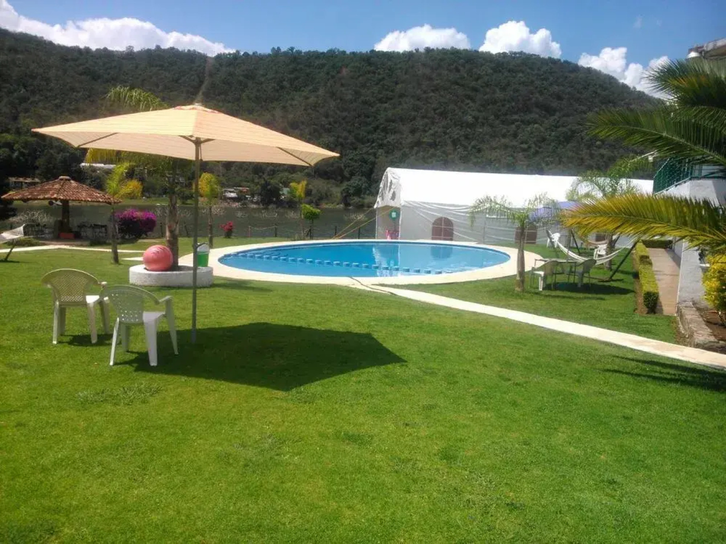 Hotel Brisas del Lago