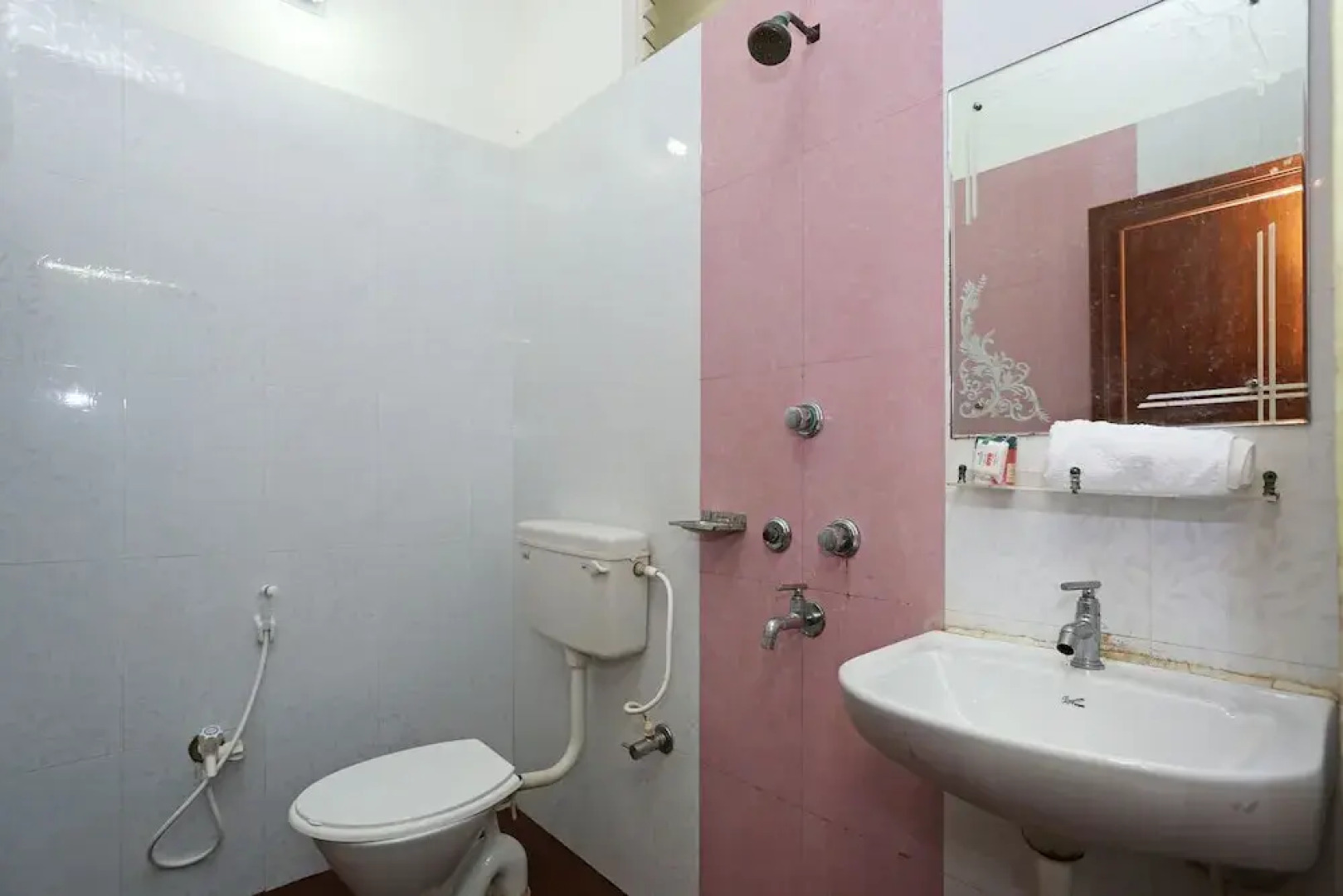 OYO 3066 D2 Holiday Inn