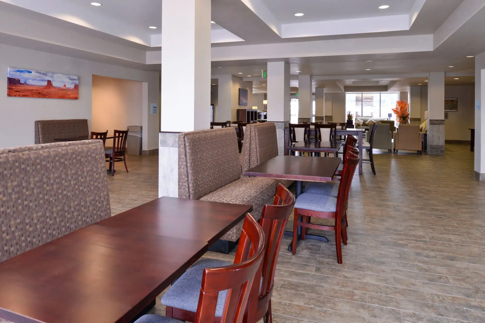 Holiday Inn Express & Suites Williams by IHG