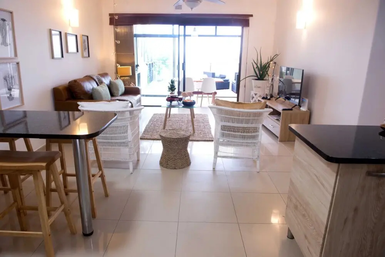 Siesta 20 by HostAgents