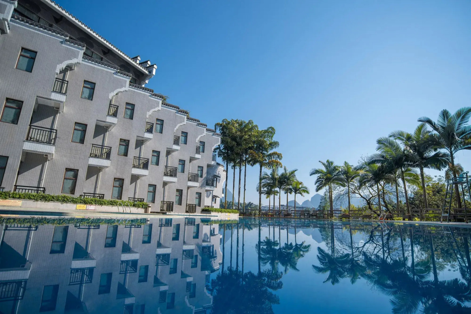 Green Lotus, River View Hotel