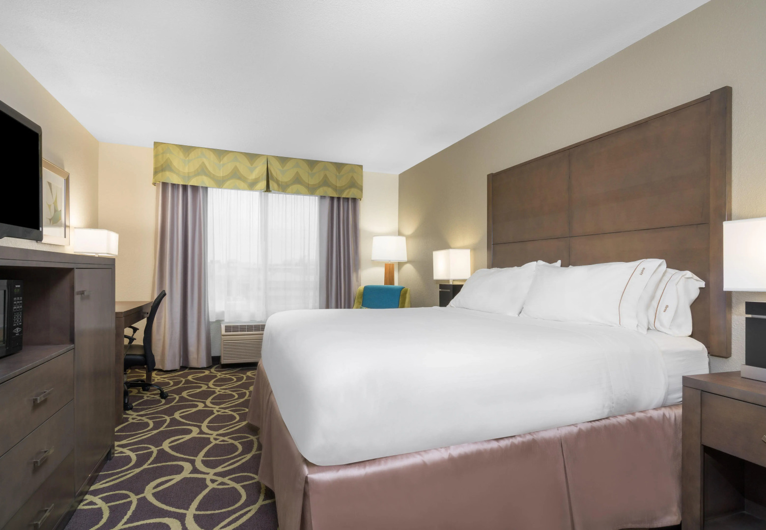 Holiday Inn Express & Suites Ames by IHG