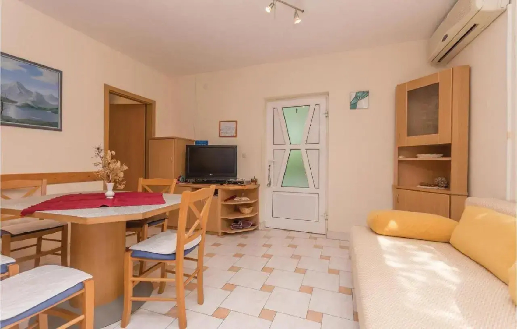 Apartment Donji Karin 10