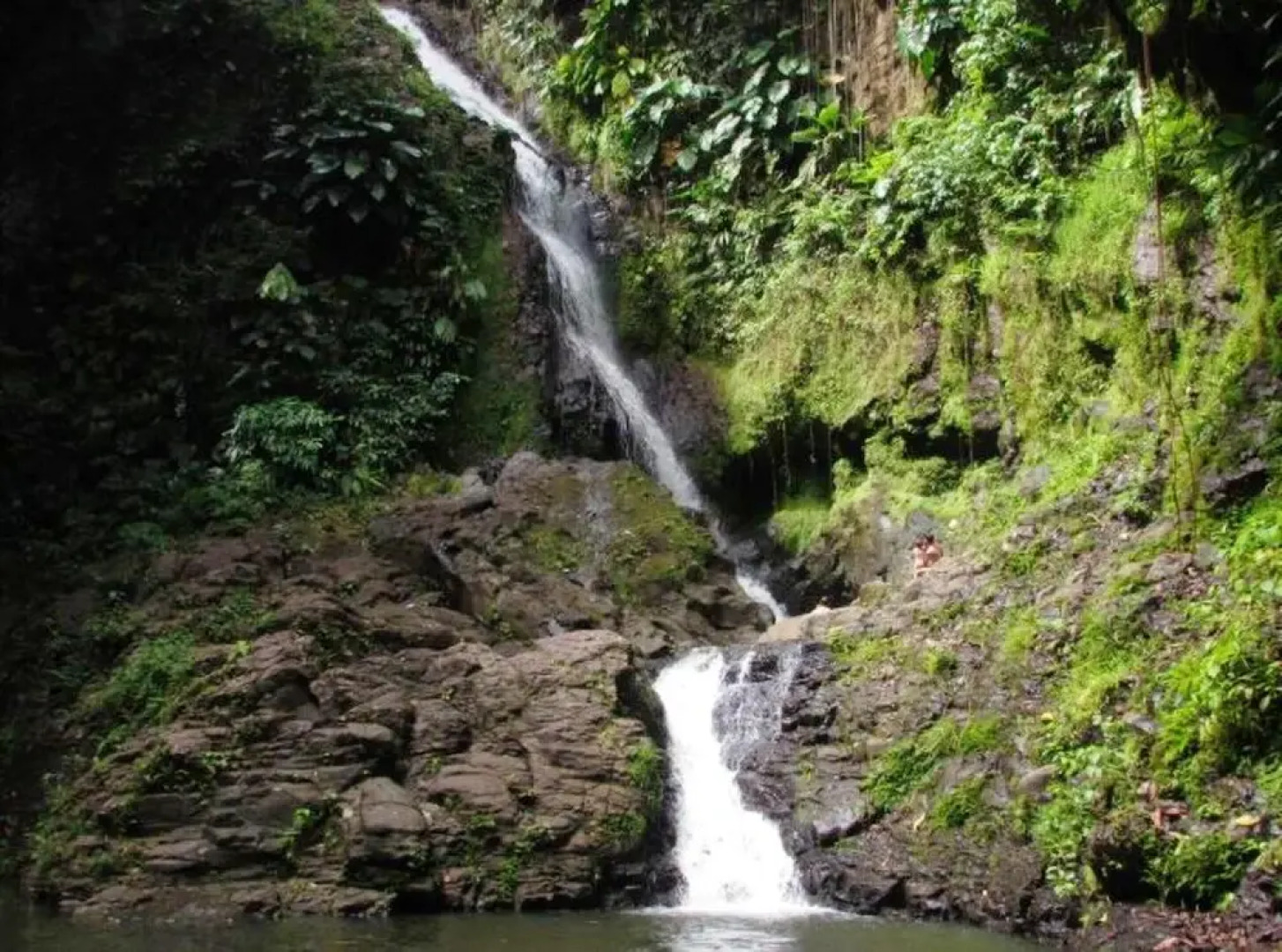 Apartment With one Bedroom in Goyave, With Wonderful Mountain View, Enclosed Garden and Wifi - 2 km From the Beach