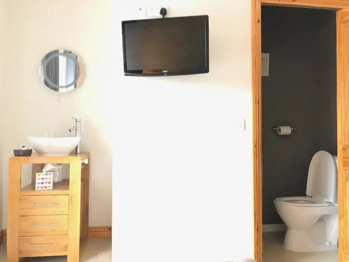 Crossvilla Guest House & Tea Room