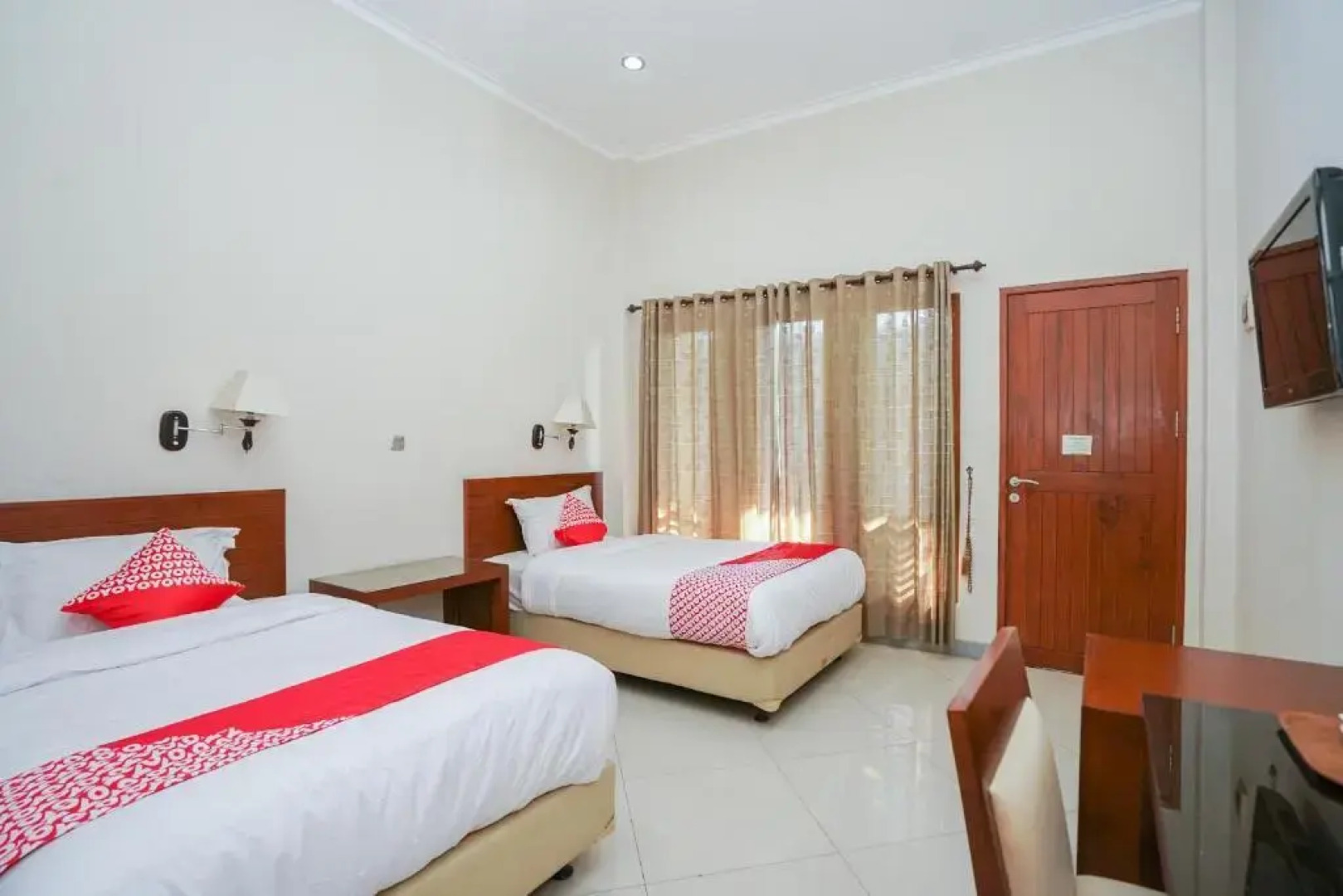 OYO 1430 Hotel Ratna Syariah