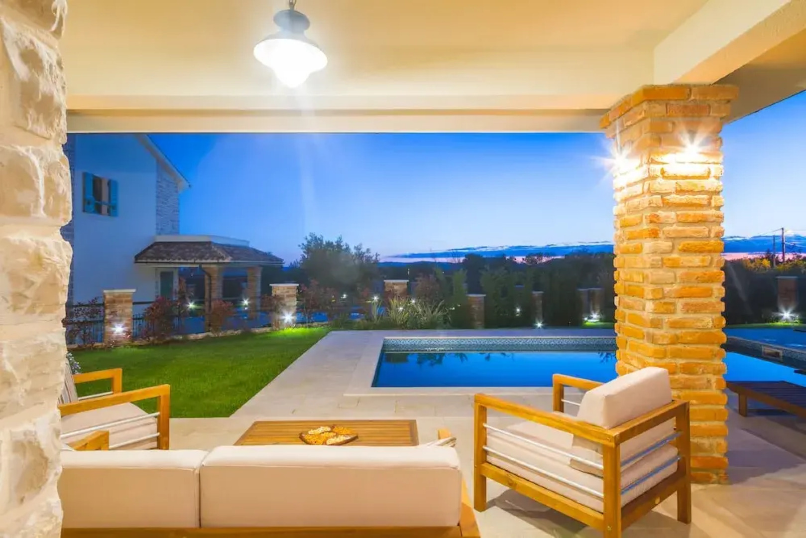 Luxury Villas Kras Ladies