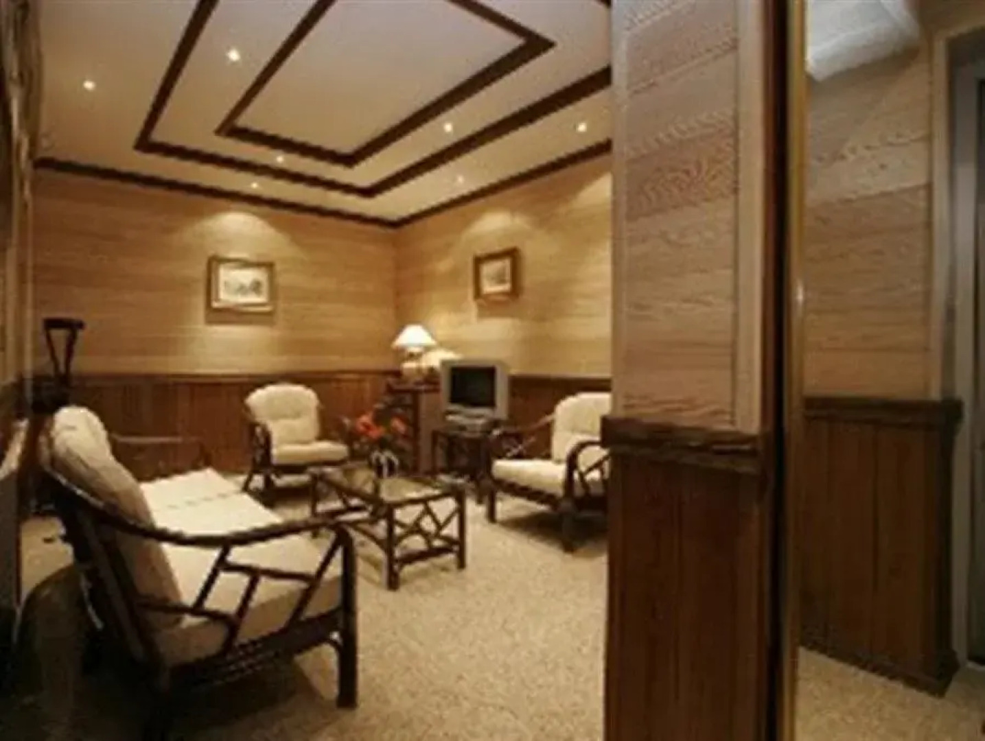 Элит Кроус Яхт-Клуб 